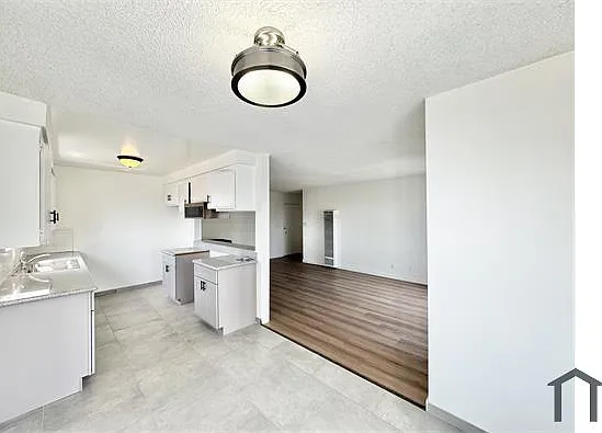 305 E Plymouth St #4 — Photo 1