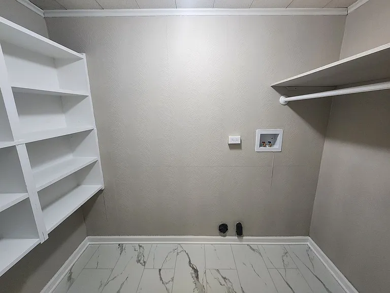 651 Lincoln Way W — Photo 9