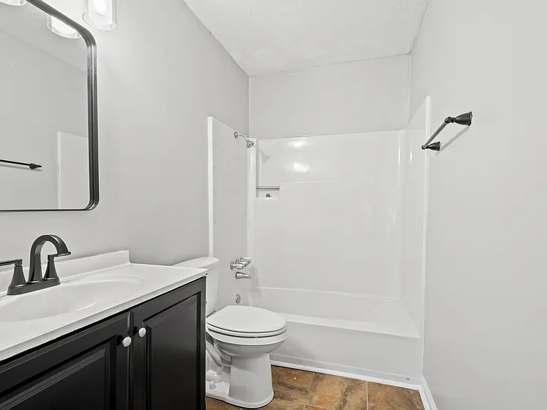 604 Rusty Rd — Photo 15
