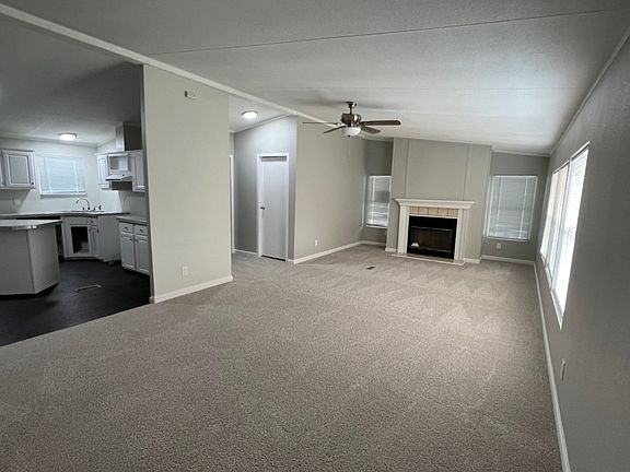 4th image of 508 E Howard Ln Trailer 255