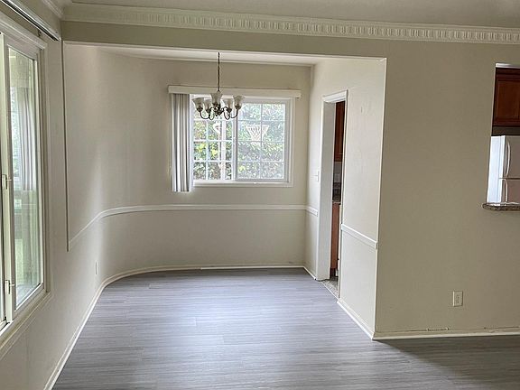 2nd image of 1466 S Shenandoah St #3