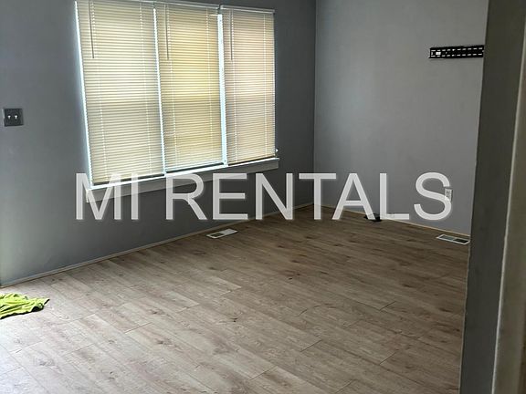 3rd image of 5466 Clubok Dr