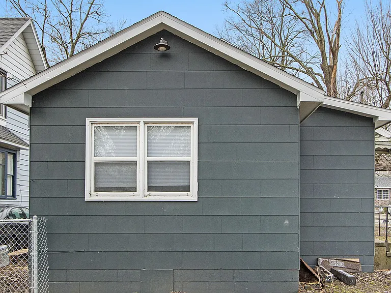 702 Fenimore Ave — Photo 17