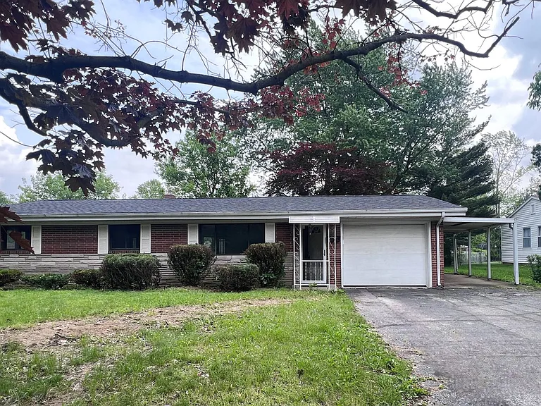 2634 N Salisbury St — Photo 1
