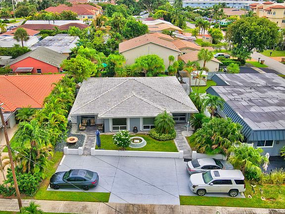 3rd image of 620 NE 19 Avenue