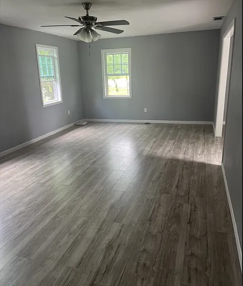 302 E Spruce St — Photo 3
