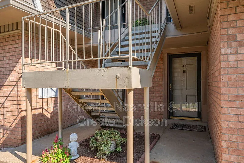 2 bed, 2.0 bath, 1343 sqft, $2,230 — Photo 2