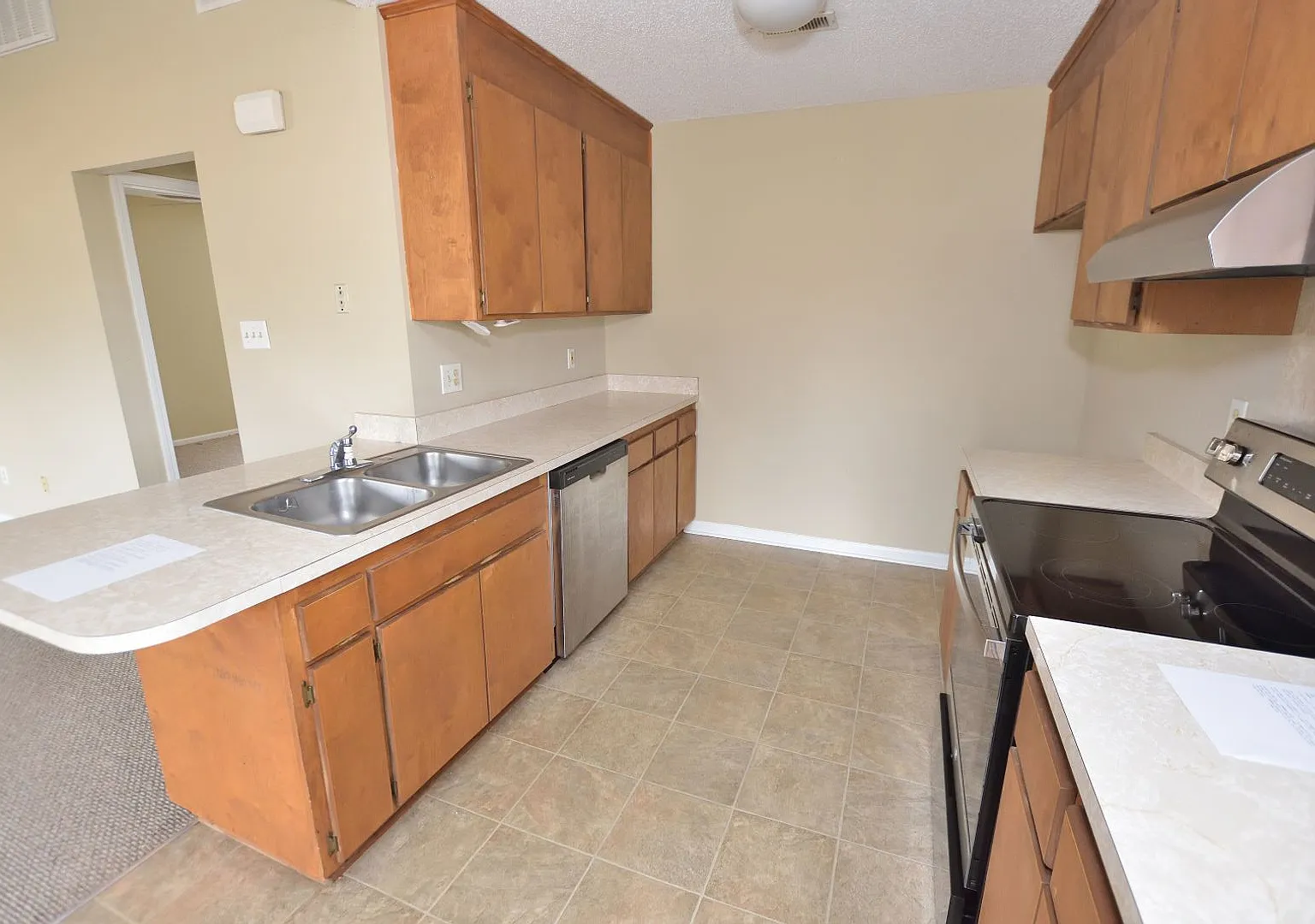 1035 E. Washinton Street — Photo 4