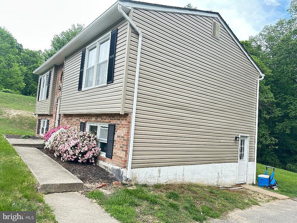 1st image of 9124 Croom Rd