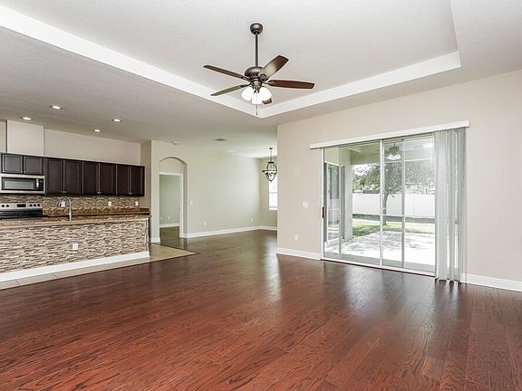 4th image of 525 Westchester Hills Ln