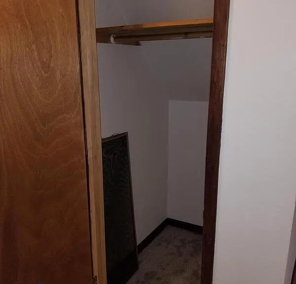 727 W Harris St — Photo 9