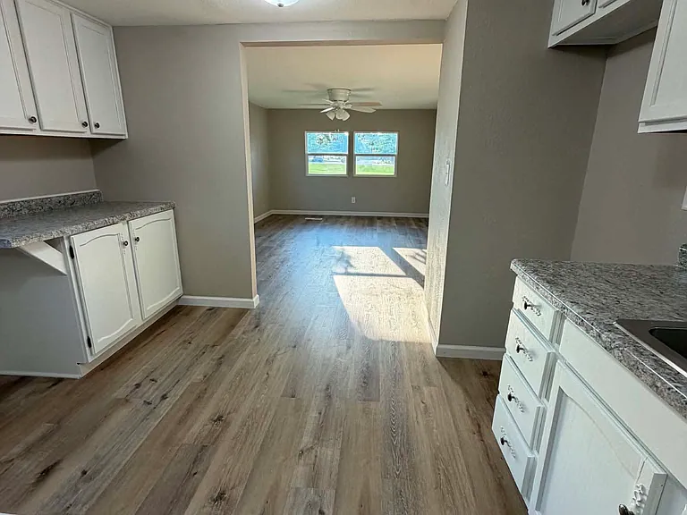 3705 W Locust St #27 — Photo 2