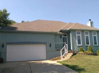 1524 SW Fredrick Dr, Lees Summit, MO 64081