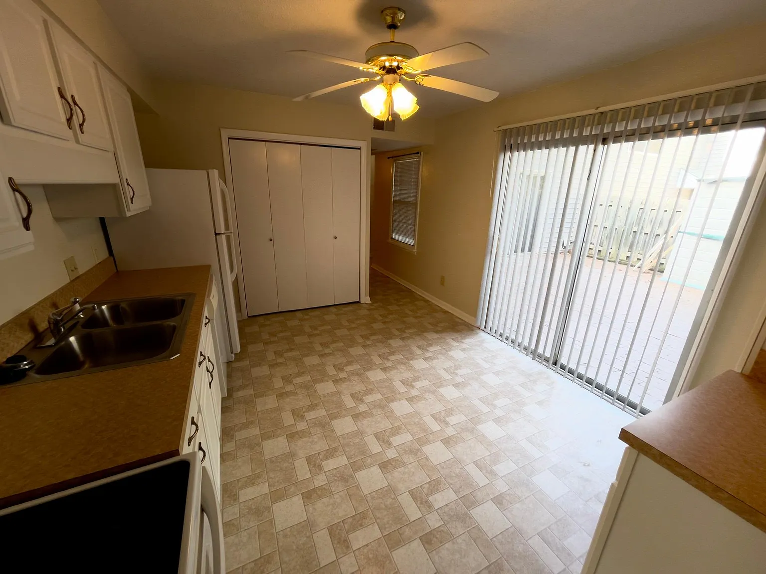 2 bed, 1312 sqft, $1,300 — Photo 4