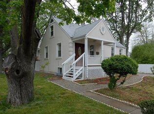 6532 Cedar Ln, Falls Church, VA 22042