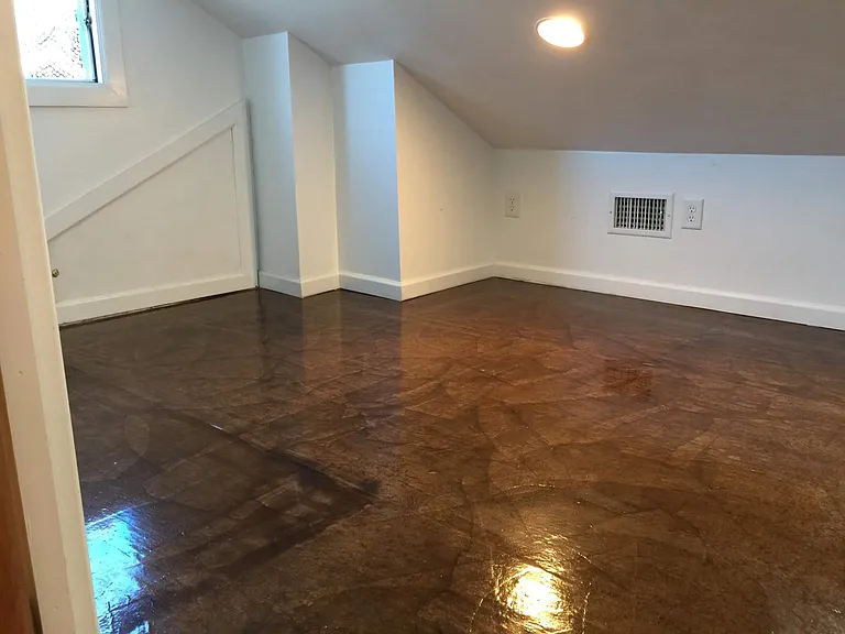 1028 W Hickory St — Photo 10