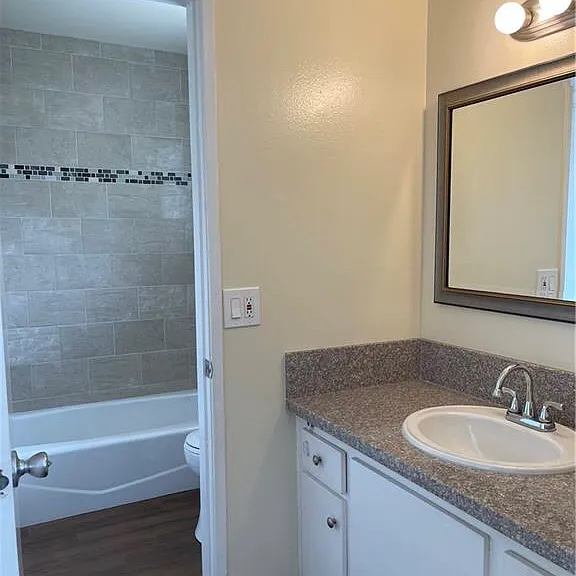9572 Cornwall Dr — Photo 15