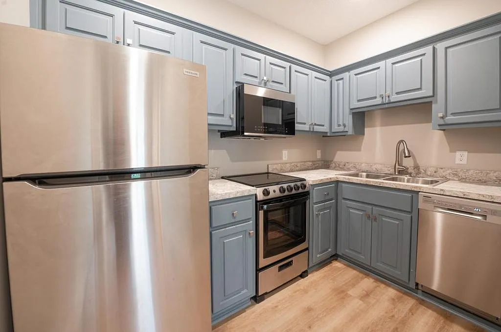 105 S Zetterower Ave, apt 34 — Photo 1
