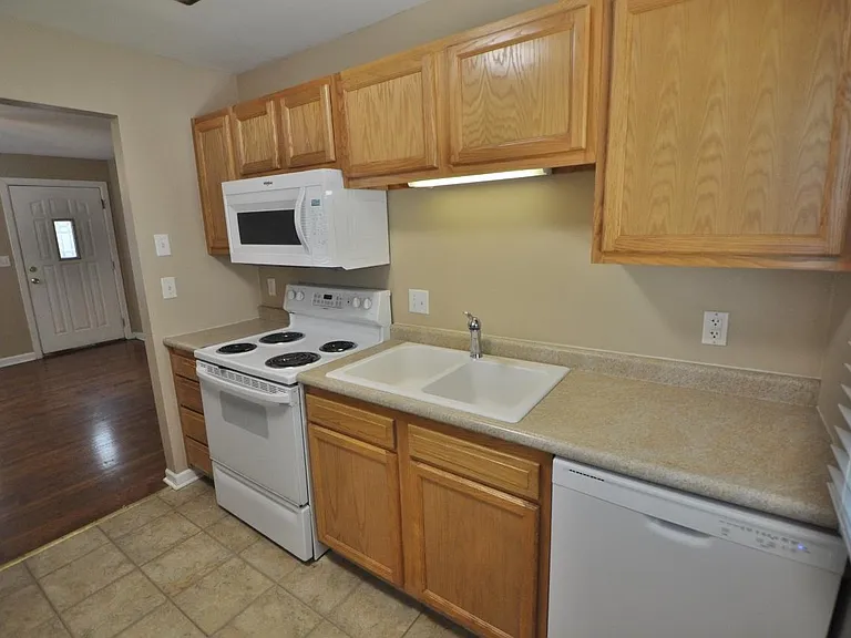 3259 Potter St — Photo 16
