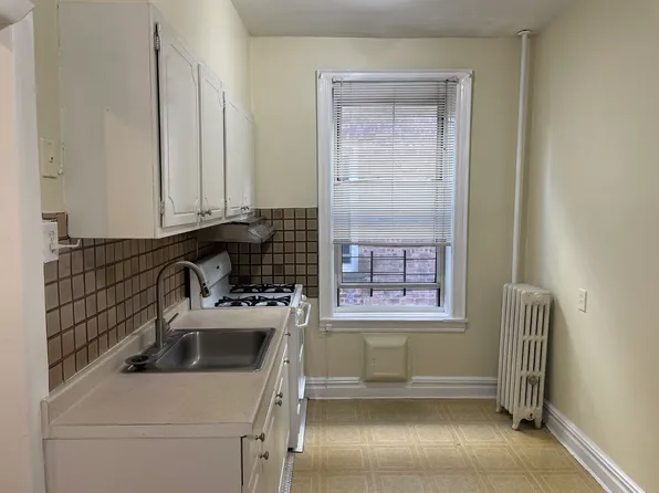 29-15 Dorothy Place image 1 of 6