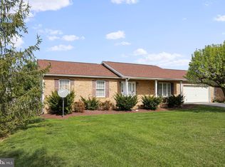 46 Cornwallis Ave, Inwood, WV 25428