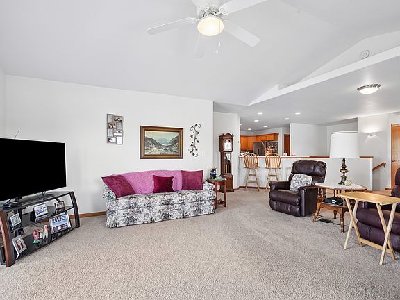 4th image of 3392 Prairie Bend Cir