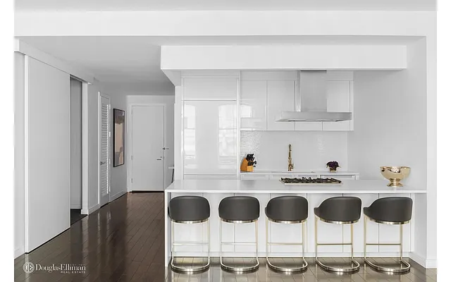 Rented by Douglas Elliman | media 2