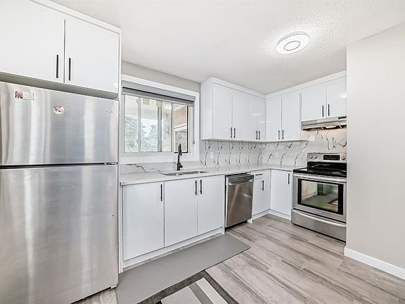 4th image of 116 S Pineson Pl NE