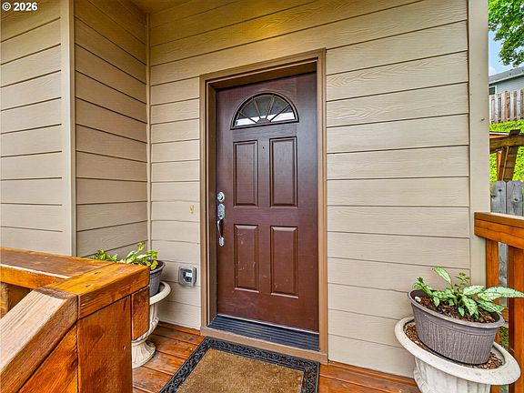2nd image of 15556 SW Oriole Ct