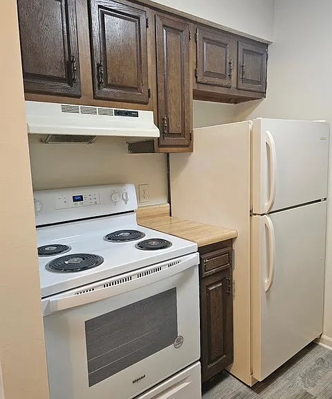1023 W Elm Ter #B — Photo 4