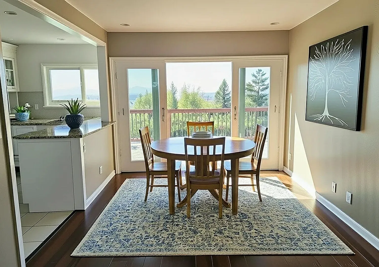 Eastmont 2/2 Home with Views Coming Soon! — Photo 2