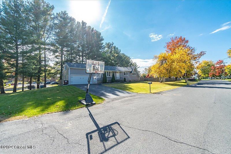 2nd image of 1 Havenbrook Drive