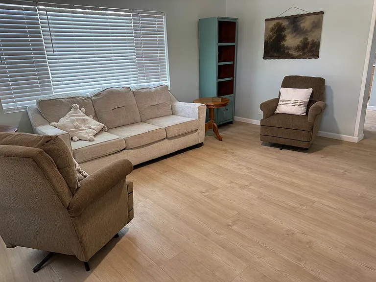 155 N 200 E — Photo 4