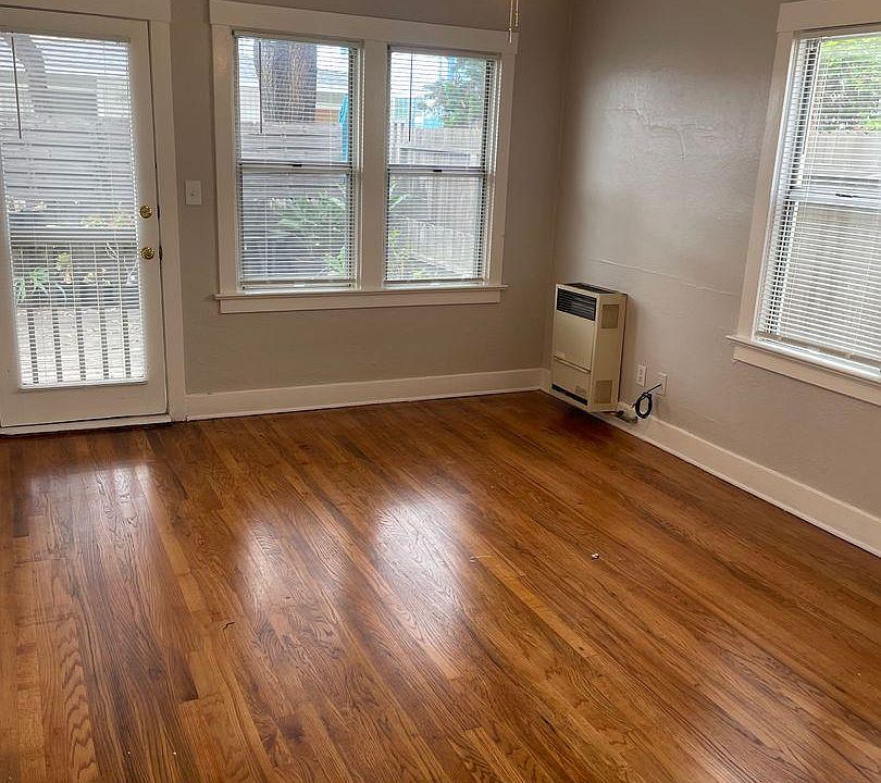 1st image of 728 Ormond Ct