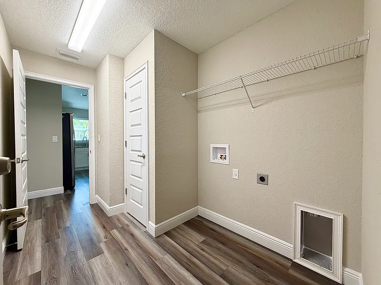 210 Oak Ln — Photo 19