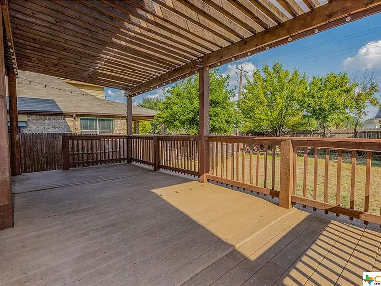 394 Pecan Mdws — Photo 14
