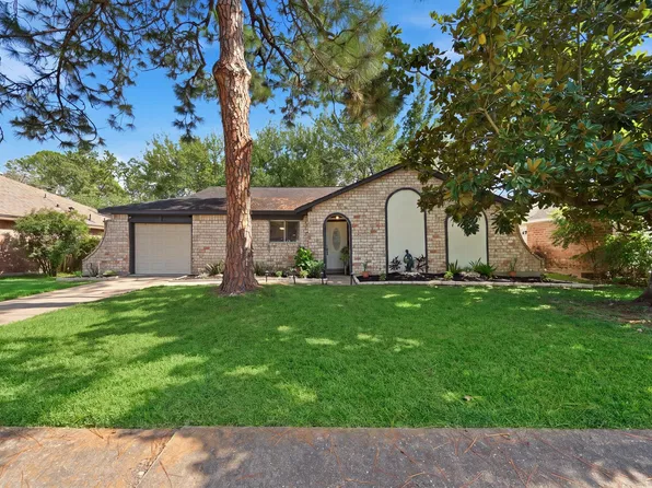 12510 White Plains Dr, Houston, TX 77089