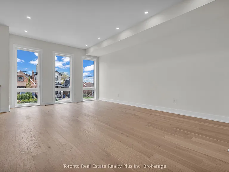 138 Bowie Ave — Photo 3