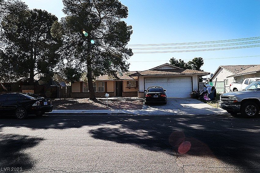 1st image of 6717 Old Castle Dr