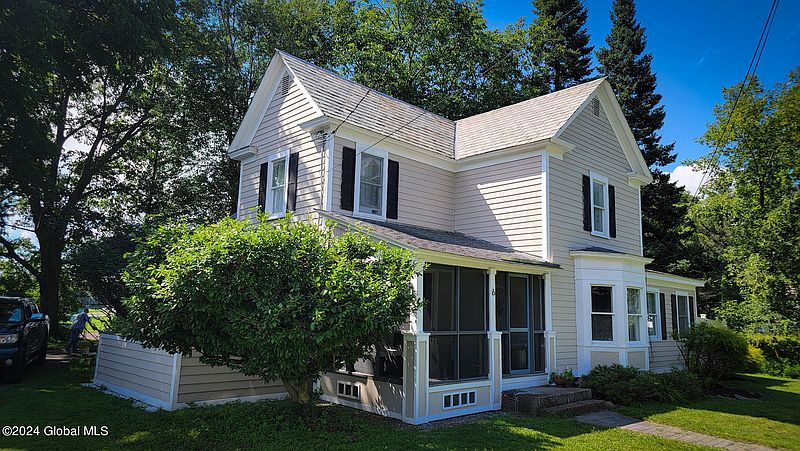 3rd image of 6 Simpson Street