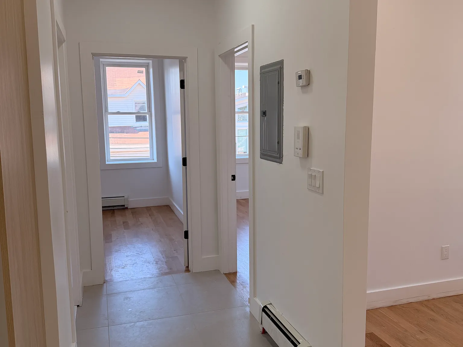 2 bed, 1000 sqft, $1,850 — Photo 3