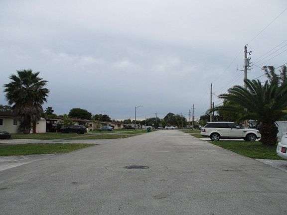 4th image of 16721 NW 72nd Ave