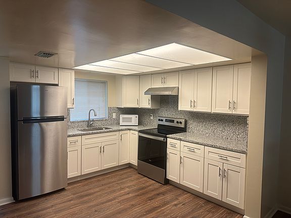 2nd image of 357 Joel Blvd APT 124