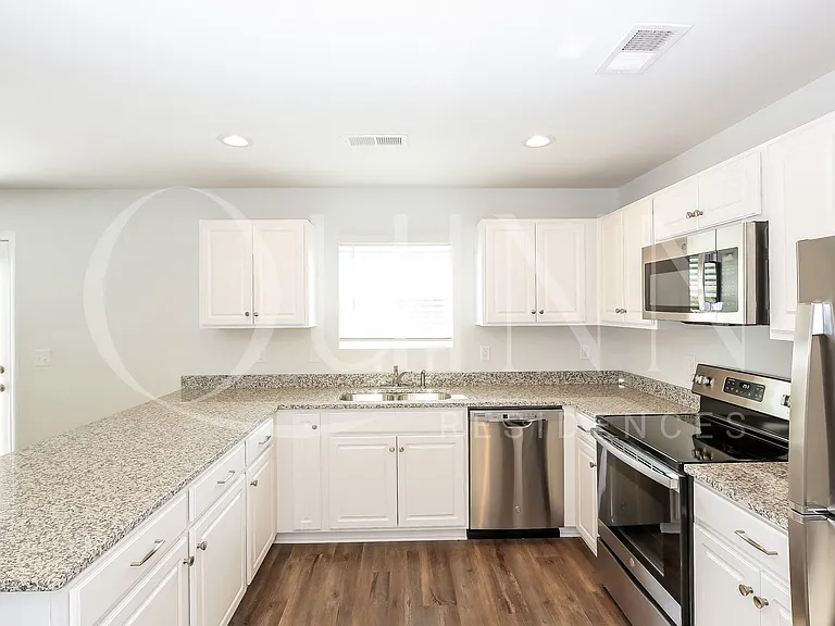 Tyger Pointe — Photo 49
