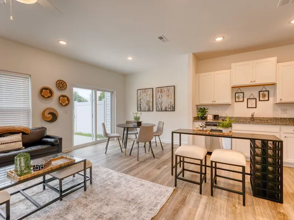 Windward Grove - Townhome Rentals