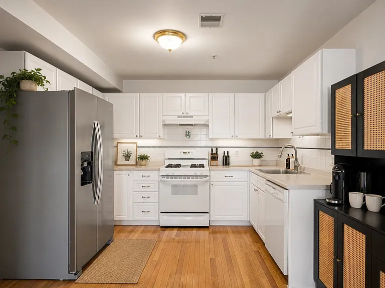 58 Almont St #12 — Photo 4