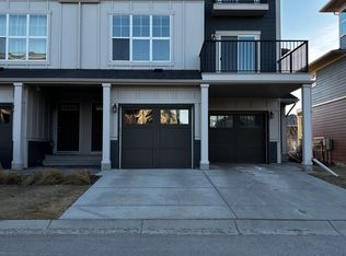 428 Nolan Hill Dr NW UNIT 202, Calgary, AB T3R0V4