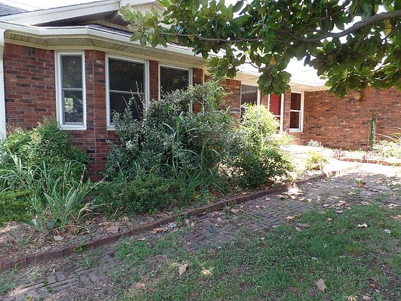 2nd image of 421 Cheri Whitlock Dr
