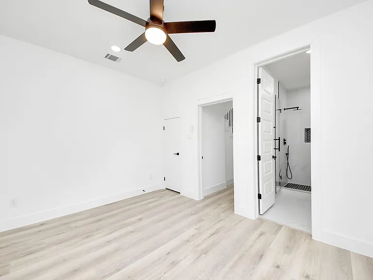 4410 Allen St #A — Photo 24