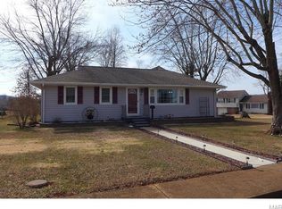 11 Sunset Dr, Fredericktown, MO 63645